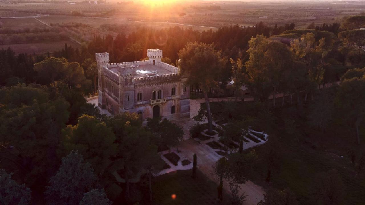 Castle Elvira - The Castle & The Cottage Trepuzzi 외부 사진